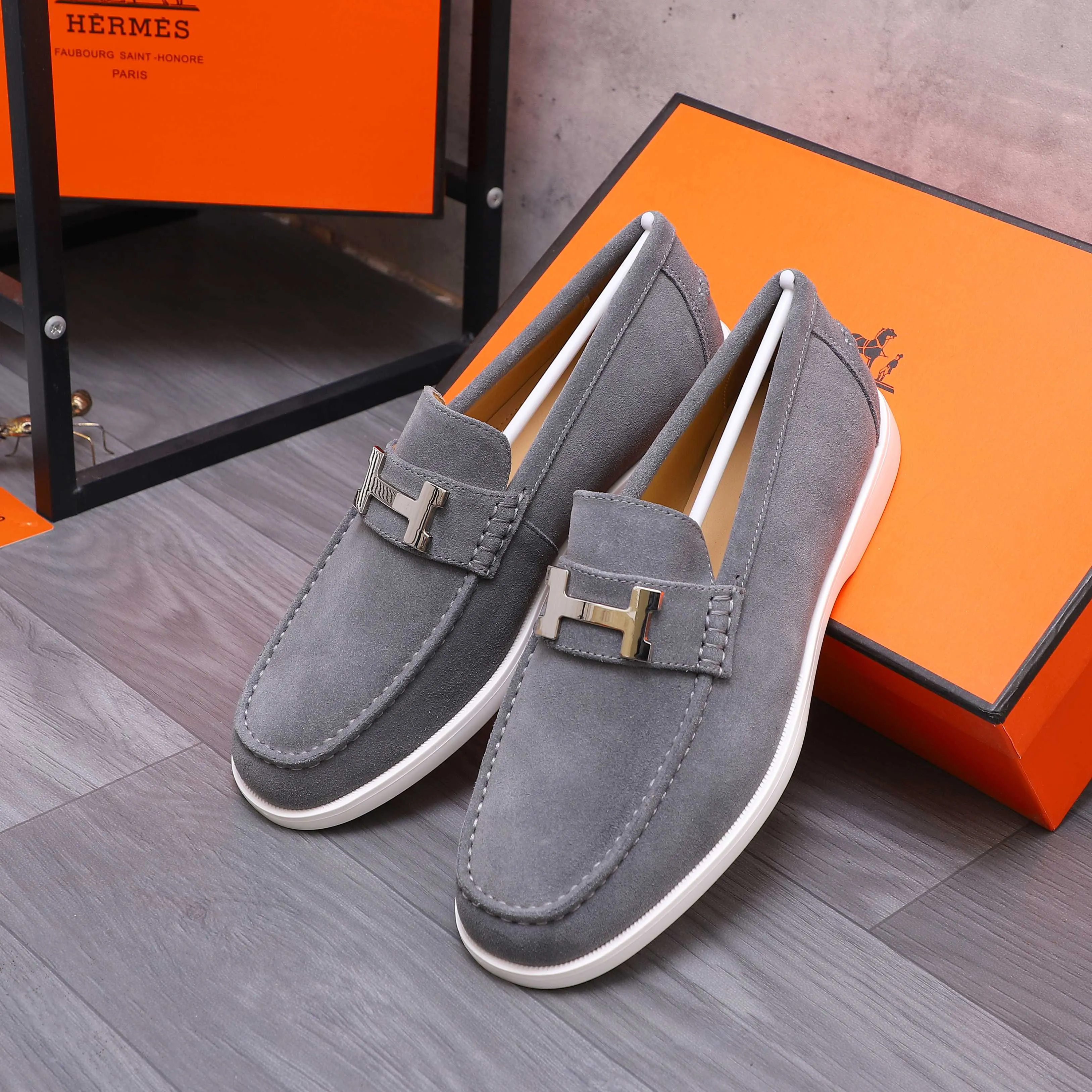 Men's shoes 💰p560 Product trademark: HERMES "Hermès" casual slip-on men's shoes. Regular size: 38-46 (45.46 is custom-made and non-refundable) Product materials: Selected frosted cowhide upper, cowhide lining, original foam rubber ultra-light sole